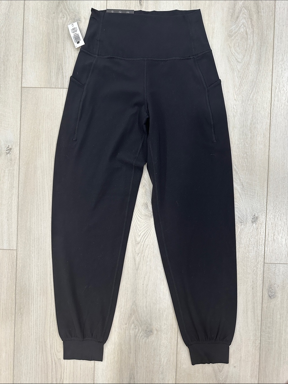 NWT Aritzia TNA Butter Cheeky Pocket Jogger Black Size Small